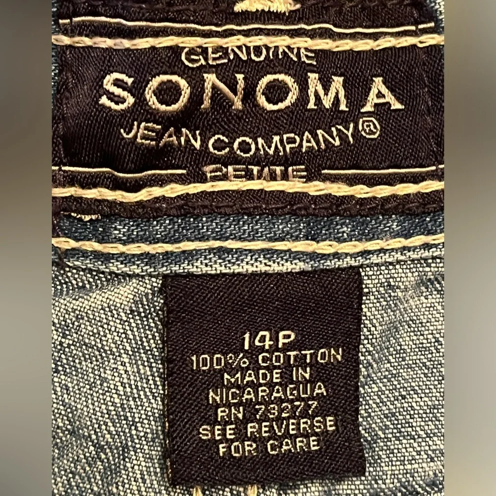 Sonoma denim Cargo Shorts with Adjustable Waist. Excellent condition! Size 14P